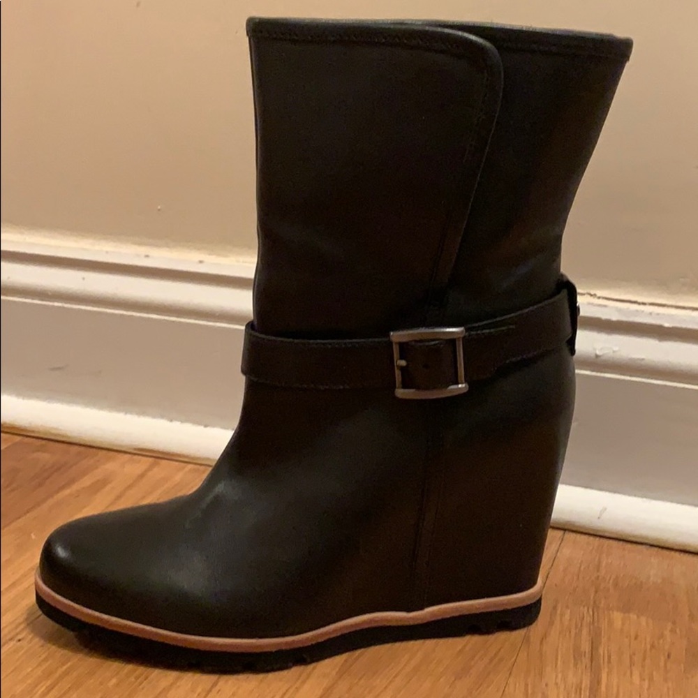 Ugg winter boots platform